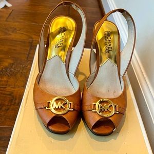 Michael kors peep toe